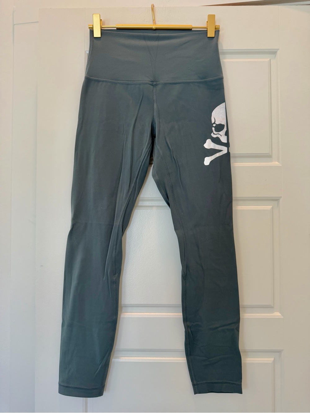 Soulcycle x Lululemon Green Leggings Size 6